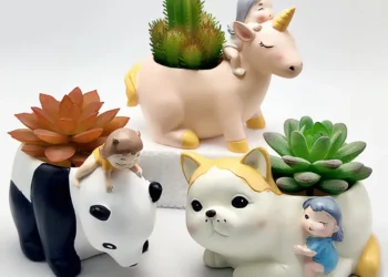 Create Stunning Resin and Concrete Succulent Pots with This Versatile Silicone Mold