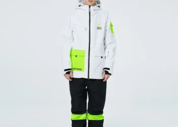 Top 2025 Ski Suit Review for Couples Staying Warm and Comfortable on Slopes
