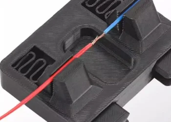 Effortless Soldering with Durable Welding Table Clamp for Precision Repairs